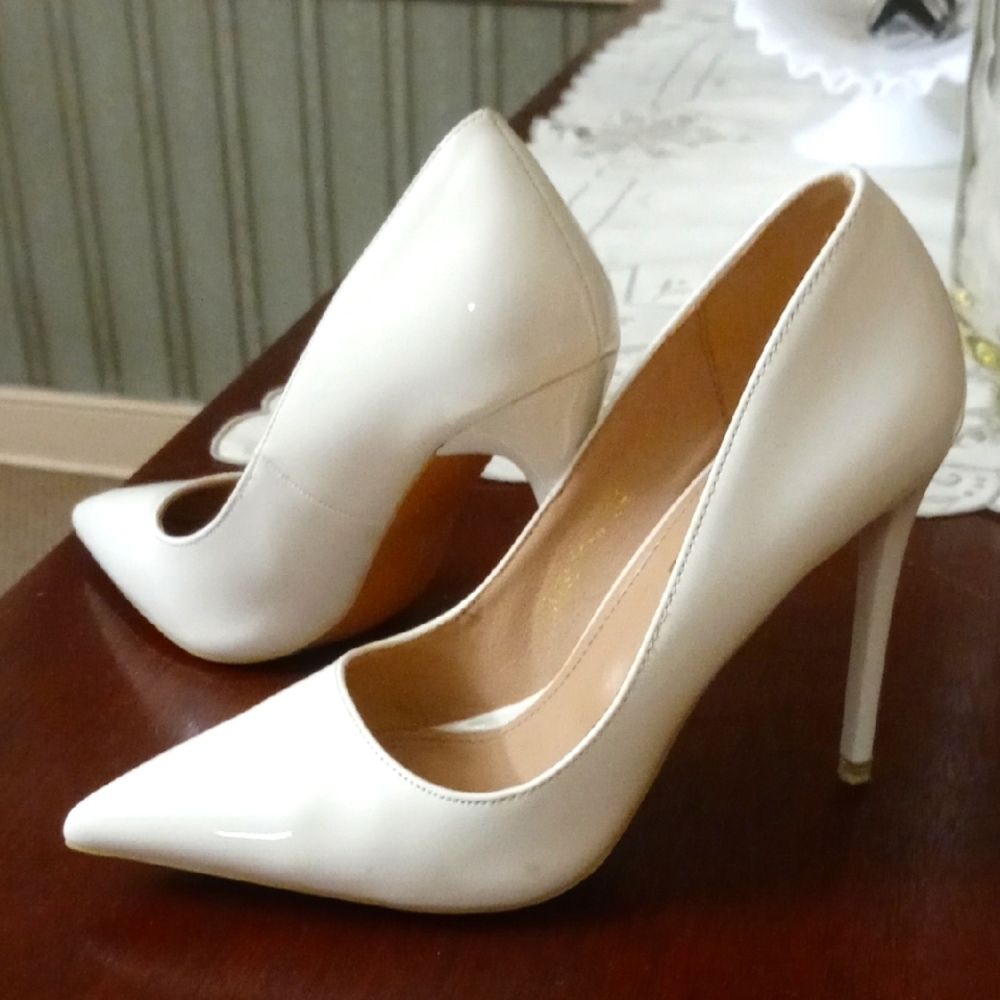 Big Tree White Patent Leather Stilettos w/ Clear Heels
